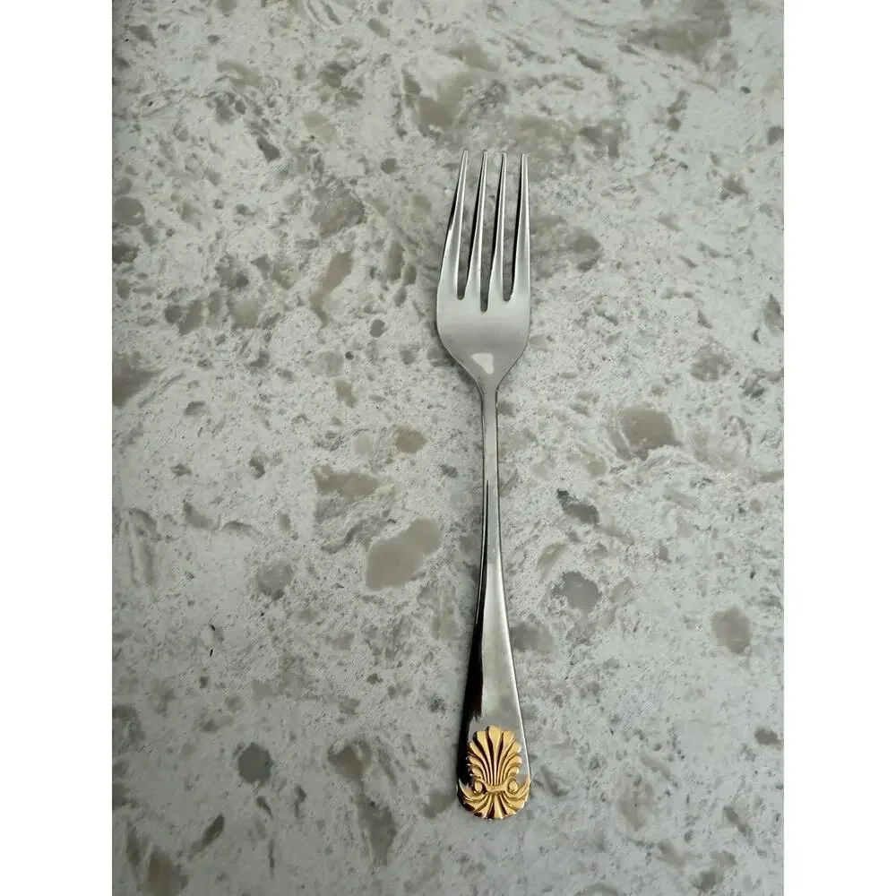 Vintage 20 Pc Supreme Towle Shell Silver 18/8 Stainless Flatware Gold Accent Lot